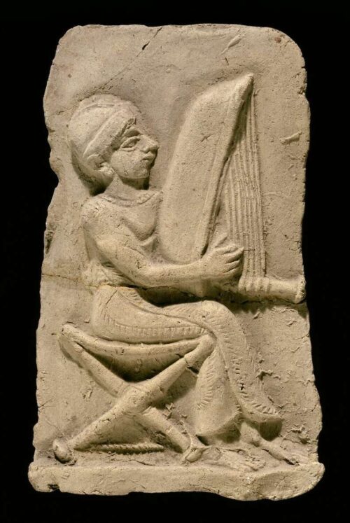 Eshnunna harpist, Louvre Museum, first or second millennium BCE. Louvre AO 12453. © 1999 Musée du Louvre, Dist. GrandPalaisRmn / Jérome Galland