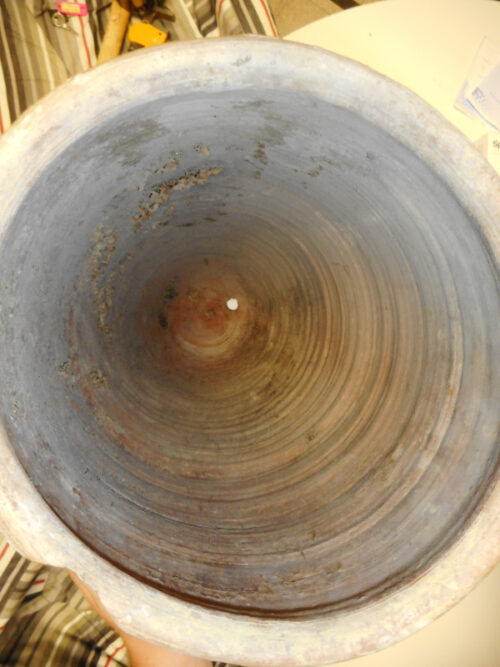 Residues of honeycomb still adhering to the interior of the vessel. Image courtesy of Joan Taylor.