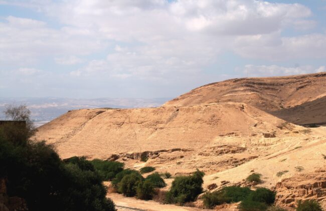 Tell Bleibil (Tall Buylabil), located on a rock outcrop where the wadi enters the Jordan Valley, seen from the south. Photo by A. Ahrens.