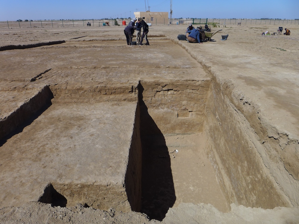 Excavation trench showing the Uruk City wall. Courtesy of Jörg W.E. Fassbinder.