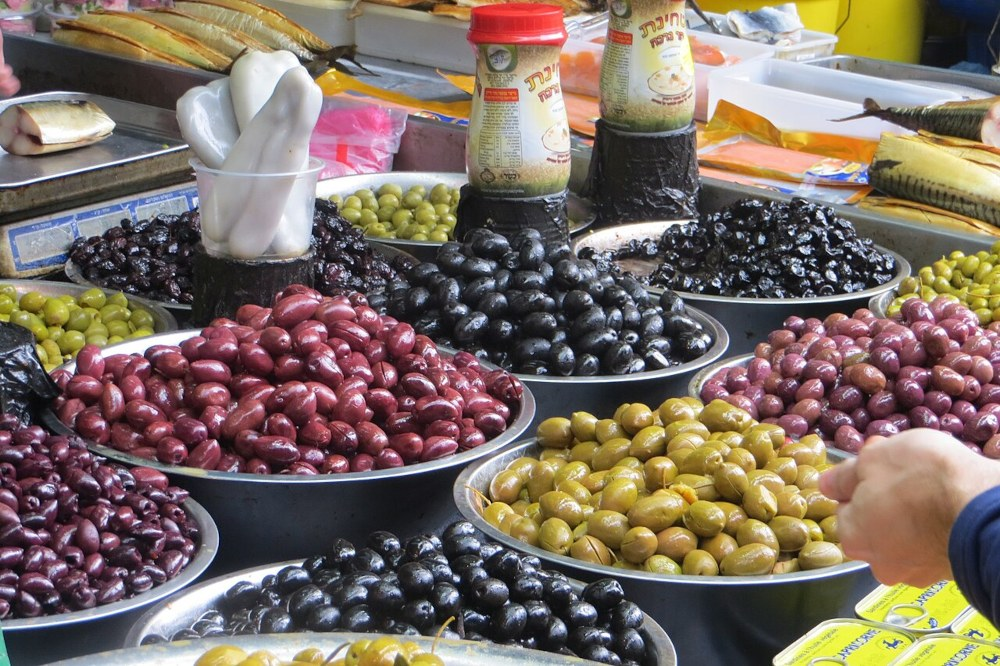 See the glory of olives. Photo by Yehudit Garinkol, CC BY 2.5, via Wikimedia.