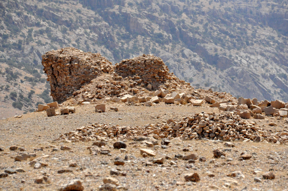 Ruins of the Paikuli Tower of the Sassanian king Narseh, built c. 293 CE at the Paikuli Pass, Sulaymaniyah, Iraq. The Tower originally was built with stone blocks inscribed with a bilingual text, Parthian and Middle Persian, commemorating Narseh’s victory over his nephew, Wahram III. All of the inscribed blocks are now in the Sulaymaniyah Museum, Iraq. Photo courtesy of the author.