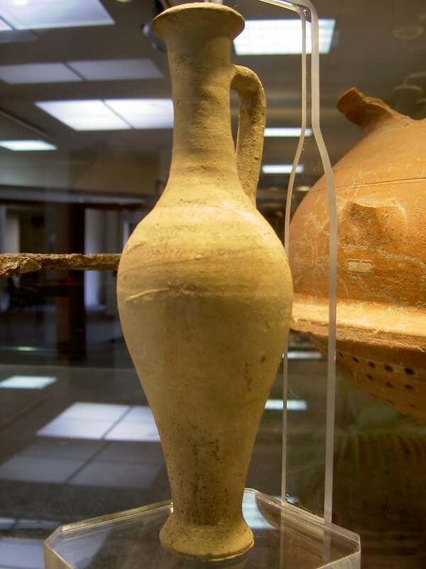 Fish sauce bottle with painted inscription identifying its contents as Garum made by the Pompeian producer Aulus Umbricius Scaurus. Antiquarium, Boscoreale. Courtesy of the Soprintendenza Archeologica di Pompei.