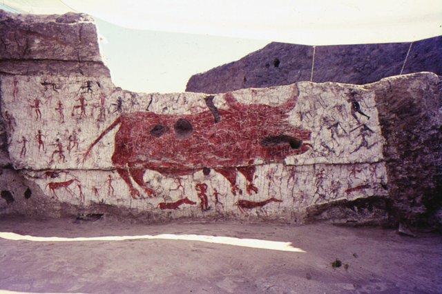 Wall painting of hunting scene at Çatalhöyük. Photo by Ian Todd, © Çatalhöyük Research Project (CC BY-NC).