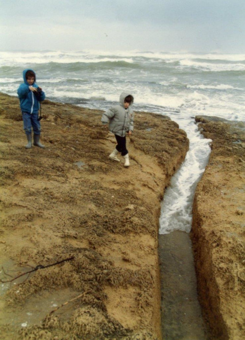 Nahal Mearot outlet, feeding channels passing seawater using wave energy – looking west (Image by Ehud Galili)