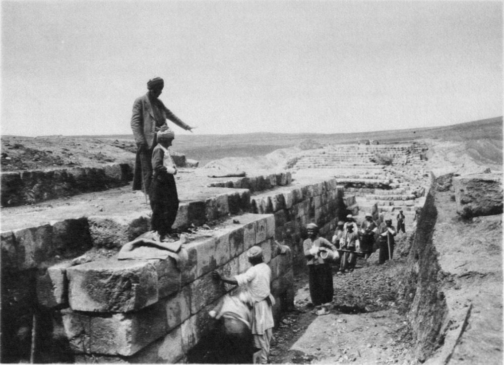 Excavation carried out at the aqueduct at Jerwan by the Oriental Institute of Chicago in 1933. From T. Jacobsen and Seton Lloyd, Sennacherib's Aqueduct at Jerwan (Oriental Institute Publications 24, 1935), pl. 15.