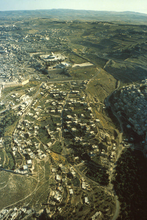 An older view of the Temple Mount and City of David, the maximum extent of Jerusalem in the 10th century BCE. ©2002 Brigham Young University.