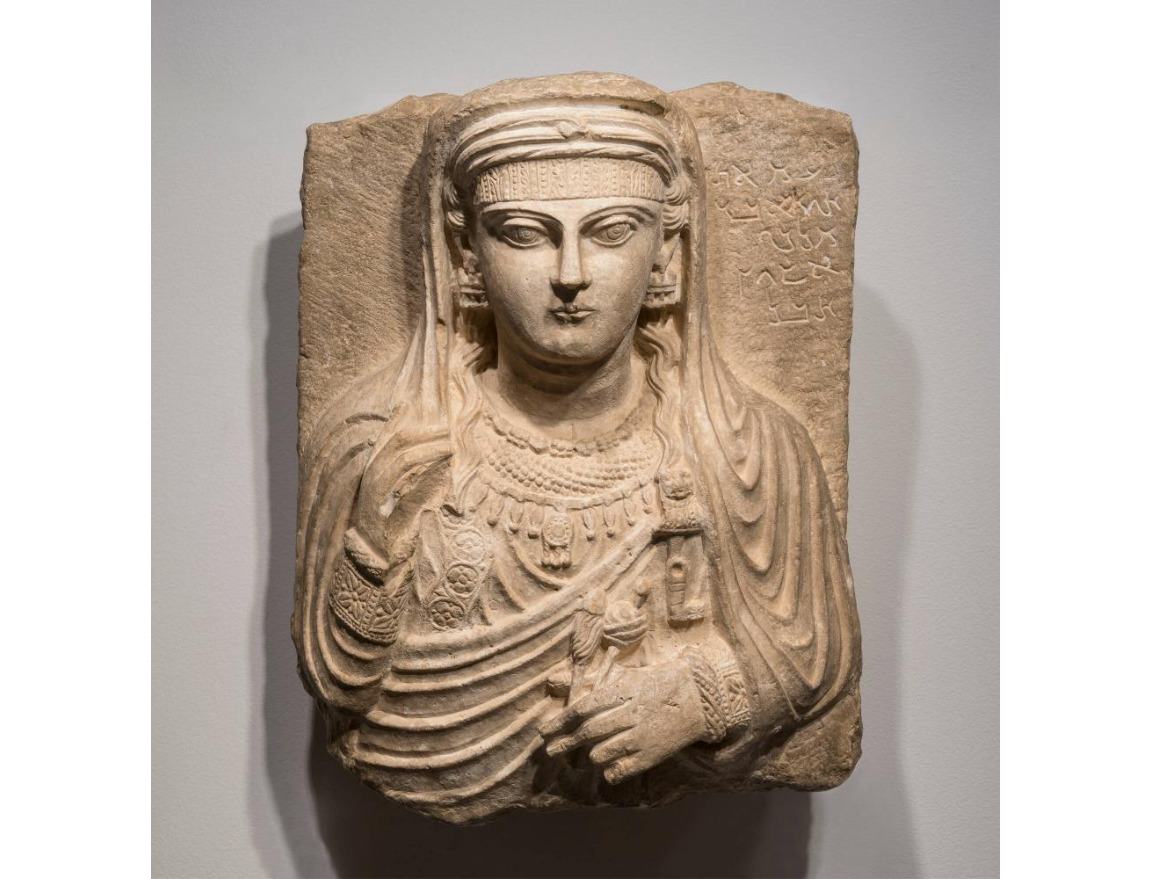 Funerary portrait of No-om (?), Wife of Haira, Son of Maliku c. 150 CE. (Ackland Art Museum, University of North Carolina at Chapel Hill. The William A. Whitaker Foundation Art Fund, 79.29.1).