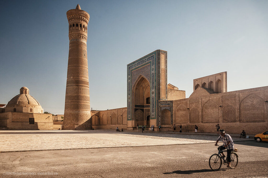 Bukhara, Uzbekistan. The Kalon Minaret was built in 1127. Photo: Michał Huniewicz via Flickr. CC By 2.0 DEED