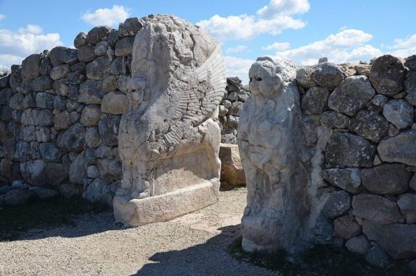 Hattusa (modern Bogazkoy), capital of the Hittite empire, was abandoned in the 12th century BCE. Although we can see some cultural continuity in the Neo-Hittite city-states, the Hittite Empire came to an end following the late Bronze Age Collapse. Photo by Carole Raddato. CC-By-SA 2.0.