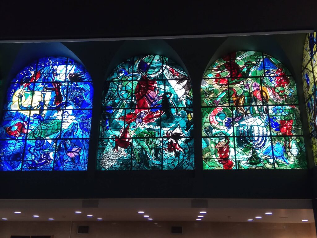 Marc Chagall’s Stained-glass windows representing the Tribes of Israel at the Abell Synagogue in the Hadassah Hospital: Asher, Dan, and Gad. (Photo by Dr. Avishai Teicher / PikiWiki)