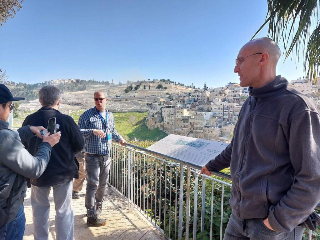 Yuval Gadot (left) and Filip Vukosavovic (right) at the Kidron Valley lookout point. (Photo by M. van den Berg)