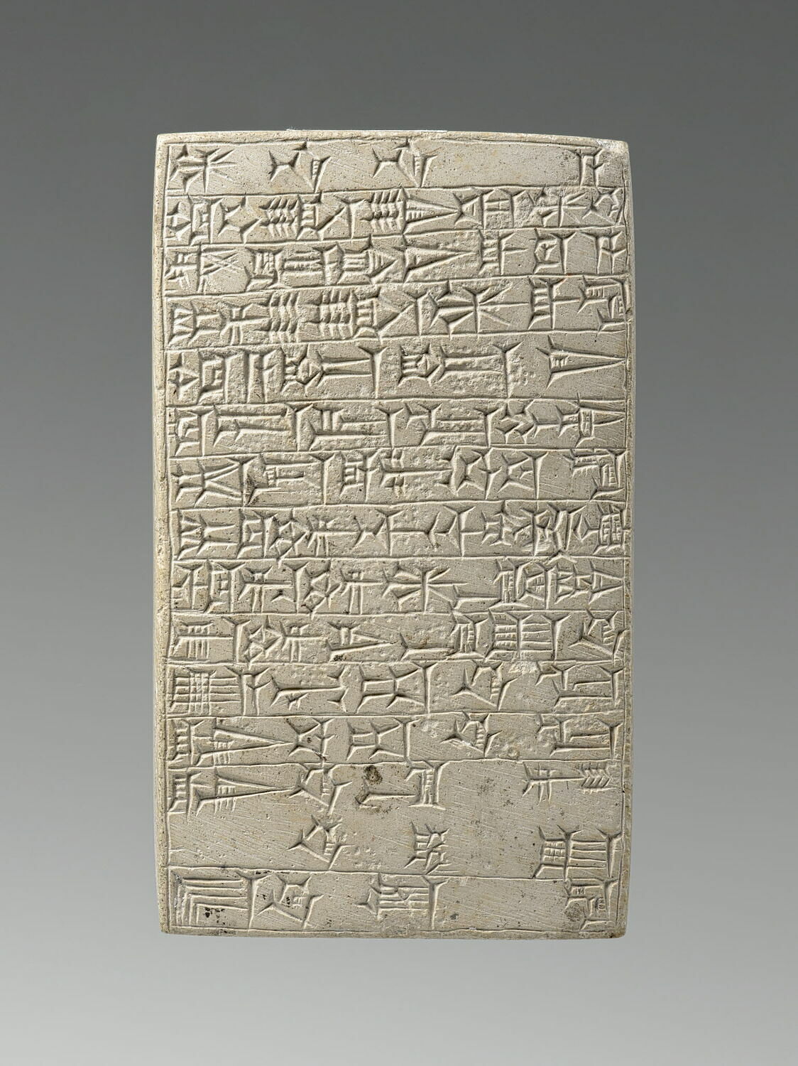 Stone foundation tablet in Sumerian dealing with the construction of the temple of the goddess Nanaya by ‘Kudur-Mabuk, father of the Emutbal land, son of Šimti-šilhak, and Rim-Sin his son’, ca. 1820 BCE, Musée du Louvre, Paris (AO 4412 = RIME 4: 274–275, text no. 3). © 2012 Musée du Louvre / Raphaël Chipault