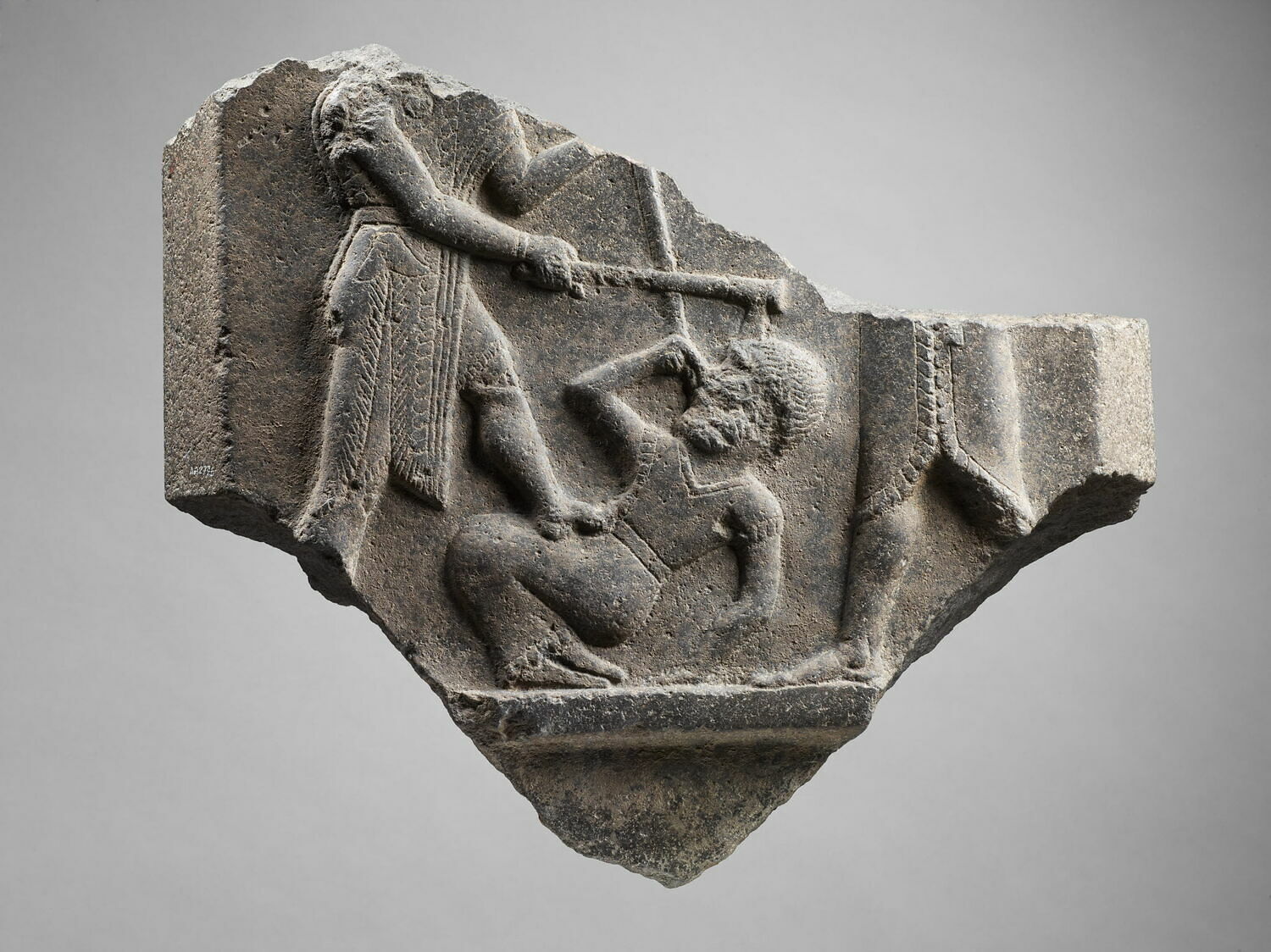 Stela of Mardin’ representing Samsi-Addu, king of Ekallatum, trampling and killing an enemy, ca. 1790 BCE, Musée du Louvre, Paris (AO 2776). © 2016 Musée du Louvre / Thierry Ollivier