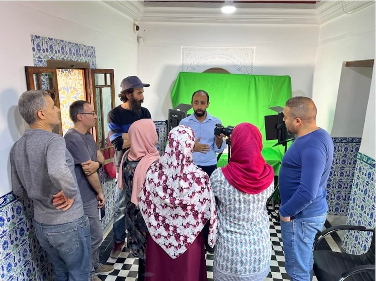 Ehab Naguib of partner organization the Egyptian Heritage Rescue Fund trains Algerian museum staff in digital photography at the Bardo Museum in Algiers. Photo © Peter Herdrich.