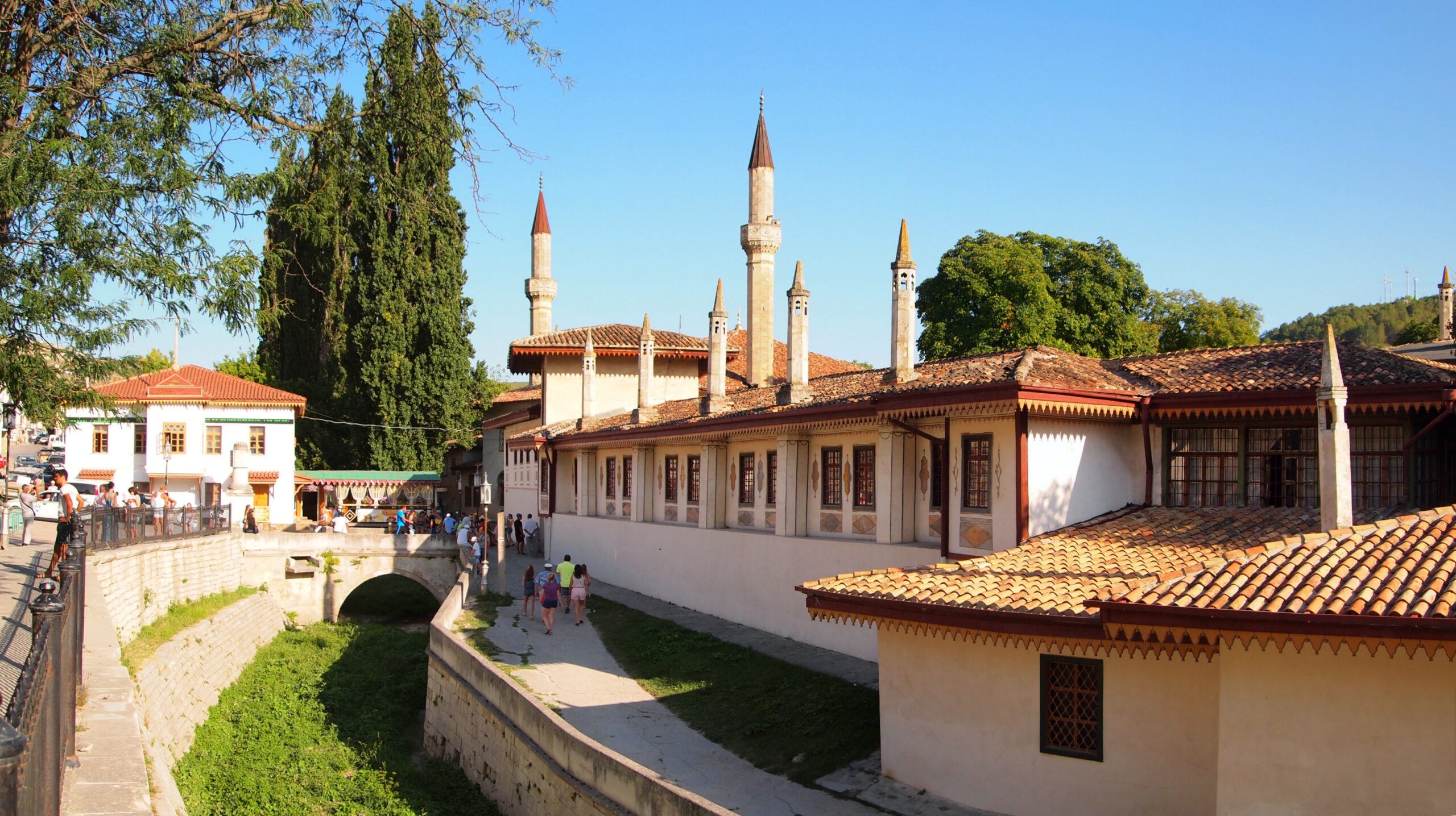 The Bakhchysarai Palace in Crimea. Photo by Chapultepec via Wikimedia Commons. Public Domain