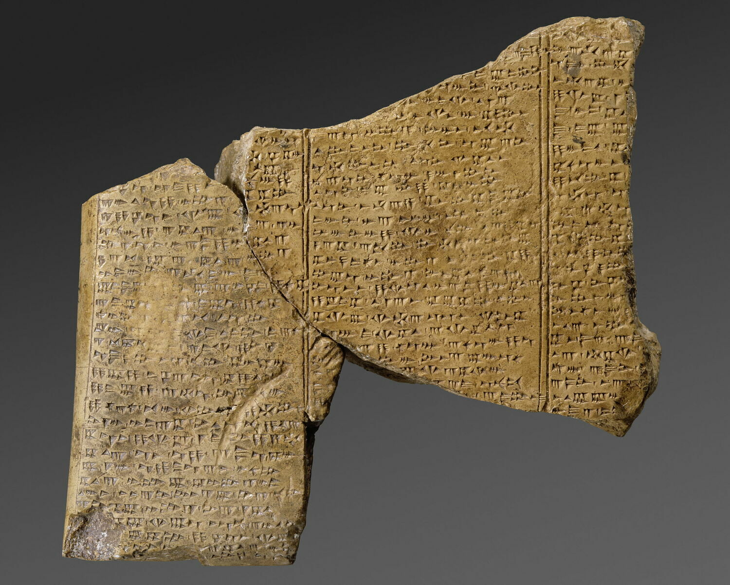 One of the tablets of the Ugaritic Epic of Baal, in alphabetic cuneiform. Louvre AO 16641. © 1987 GrandPalaisRmn (musée du Louvre) / Maurice et Pierre Chuzeville