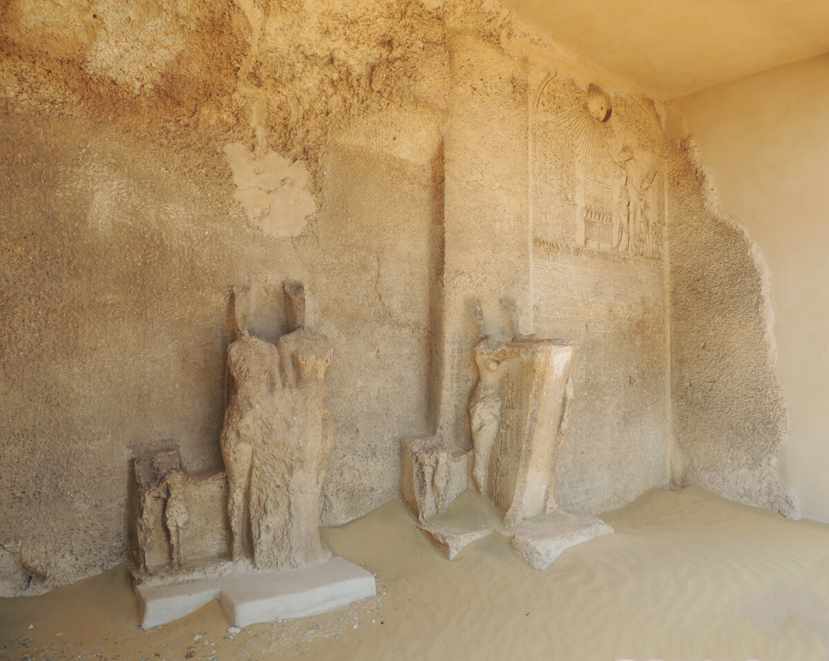 Akhenaten had delimited the territory of Akhet-Aten (today called el-Amarna) by a series of monumental stelae carved in the rock of the cliffs, accompanied by statues of the royal family presenting offerings to the sun. During the campaign of destruction of his memory that followed his reign, these steles were hacked off. The statues were amputated, disfigured and often beheaded. (Photo: S. Connor)