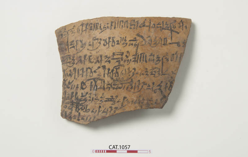 Ostracon Deir el-Medina 1057. © Ifao