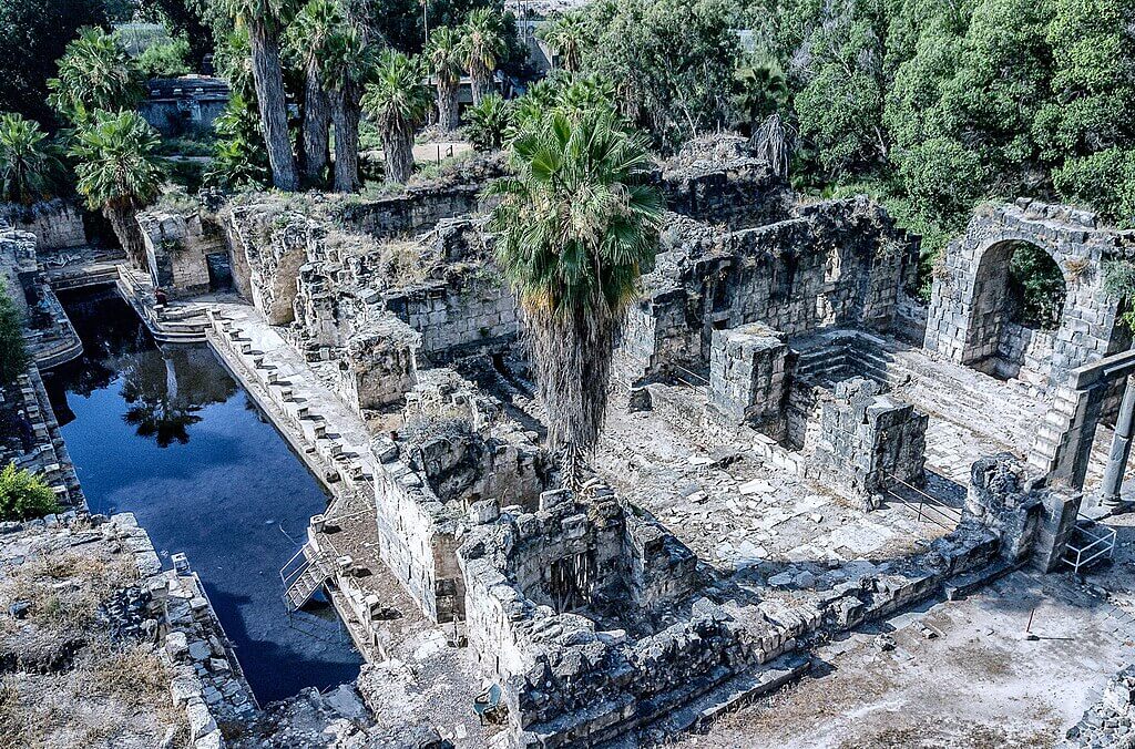 The ancient hot springs of Hammat Gader. The structures date to the Roman and Late Antique periods. Photo: Heritage Conservation Outside the City Pikiwiki Israel. CC By 2.5.