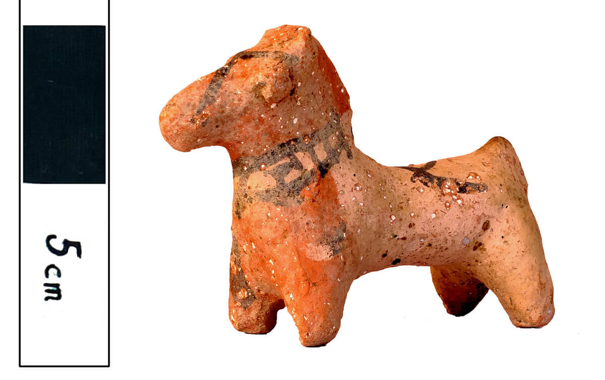 Horse figurine found at Tell Damiyah. (Photo by Yousef al-Zu'bi. Courtes Rijksmuseum van Oudheden, Leiden and Yarmouk University, Jordan)