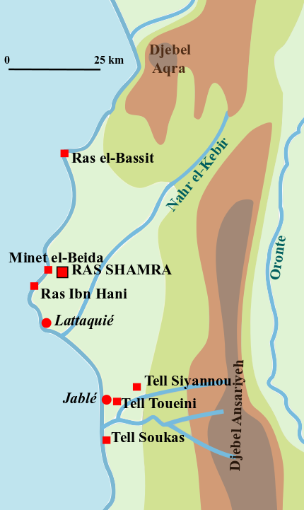 Map of Ugarit, here designated by its modern name of Ras Shamra. The mountainous borders on the north and east are represented in brown, while the Western border of the Mediterranean Sea is represented in blue. Image by Zunkir, CC By-SA 4.0.