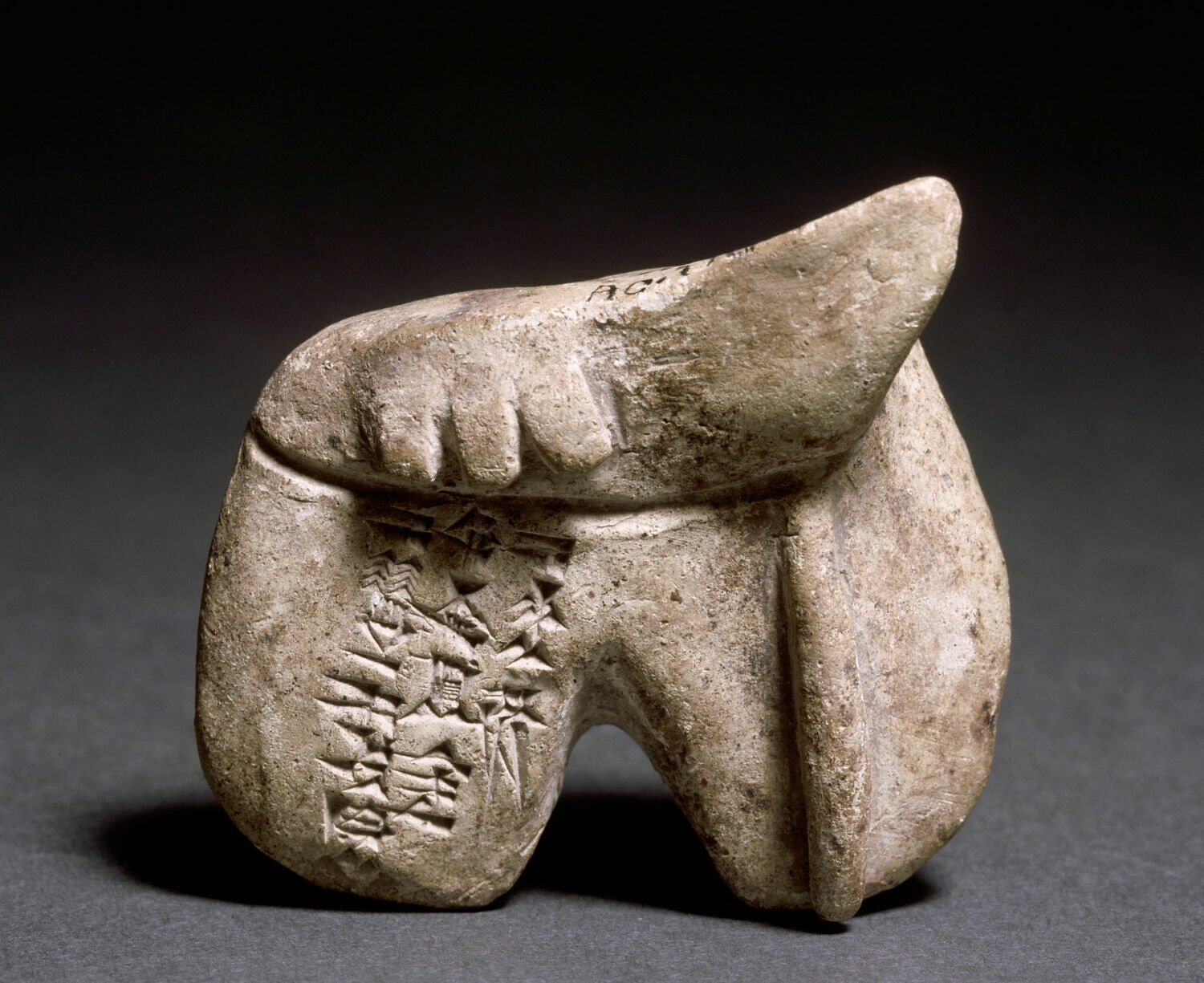 Sheep liver model from Mari, used for divination. Photo © 1998 GrandPalaisRmn (musée du Louvre) / Hervé Lewandowski.
