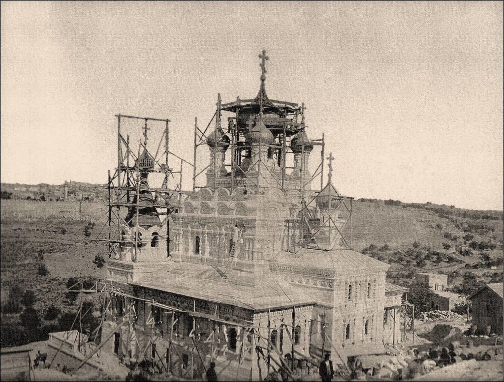 Construction of St. Mary Magdalene church in Jerusalem, 1887. Courtesy of GMIR, St. Petersburg.