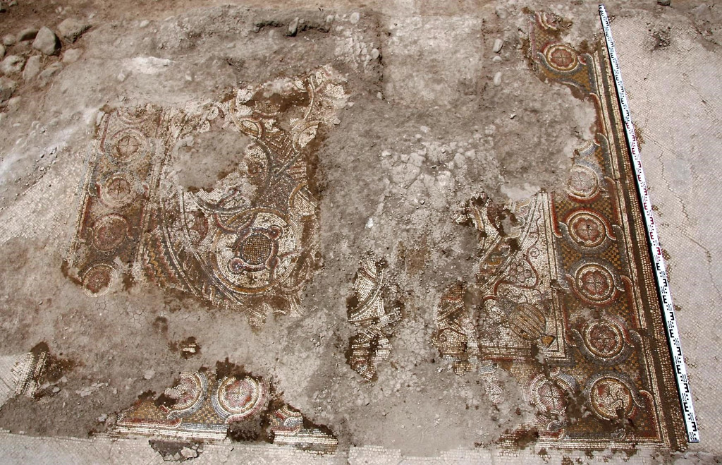 Byzantine mosaic discovered at Jericho. Courtesy of the Institute of Archaeology RAS, Moscow.