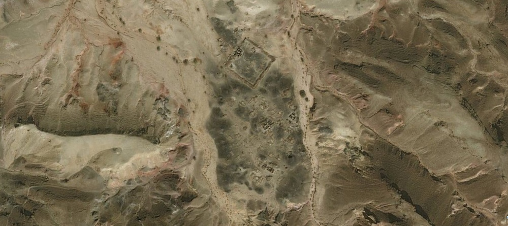Bing Map satellite view of Khirbet en-Nahas, with the square fortress and metallurgical buildings. Still visible are the large slag piles to their south. © 2020 Microsoft