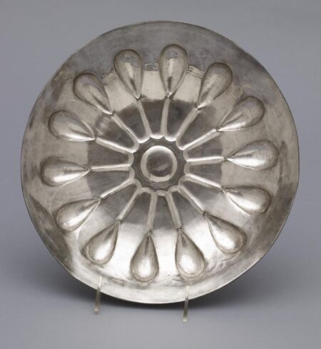 Fig. 5: Phiale, 6th–5th cen. BCE. Silver; Diam. 29.8 cm. Walters Art Museum 57.1816. Image reproduced under a Creative Commons license (CC0).