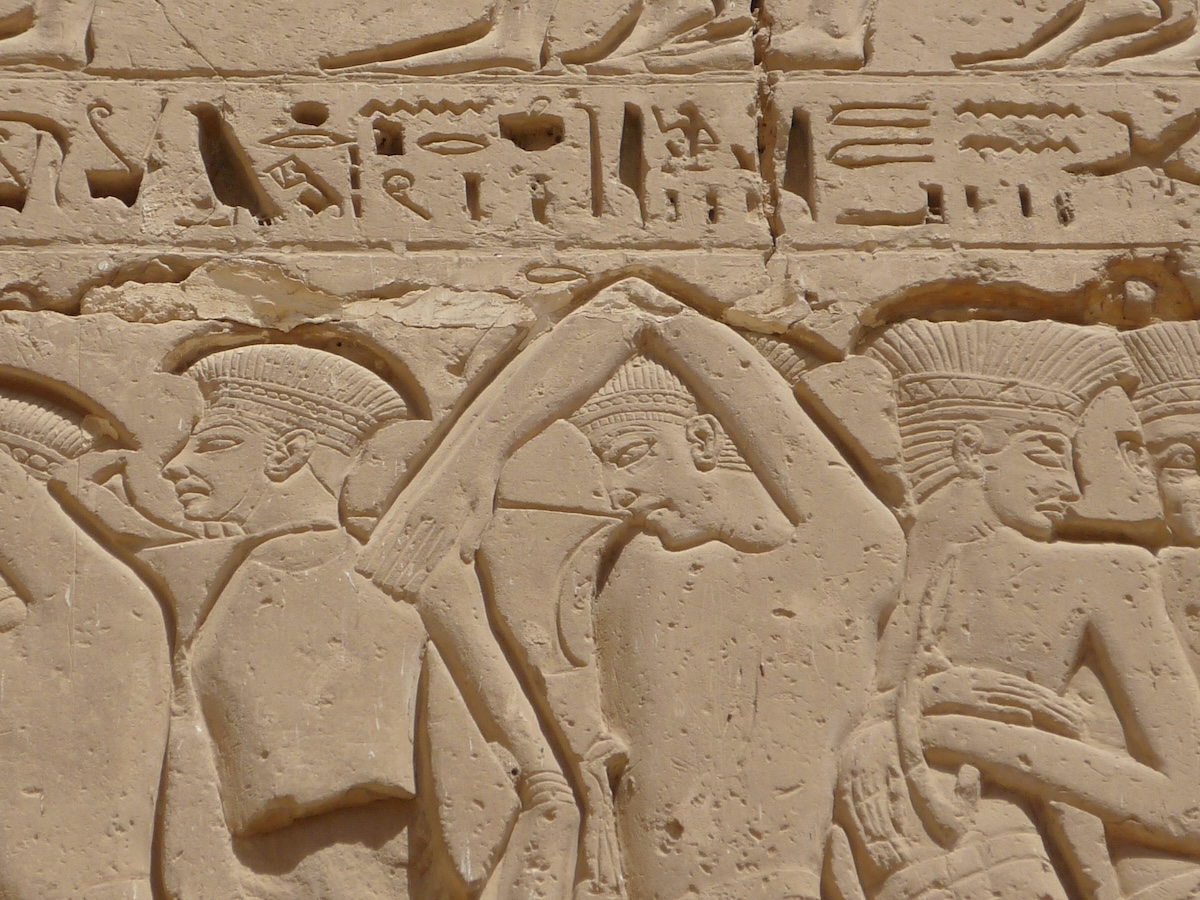 Captured Sea People from wall relief in the mortuary temple of Ramses III, Medinet Habu. Photo by Rémih, CC By-SA 3.0.