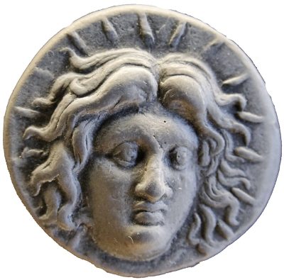 Figure 1: A silver coin from Rhodes with the head of Helios. © Marie-Lan Nguyen / Wikimedia Commons / CC BY 3.0